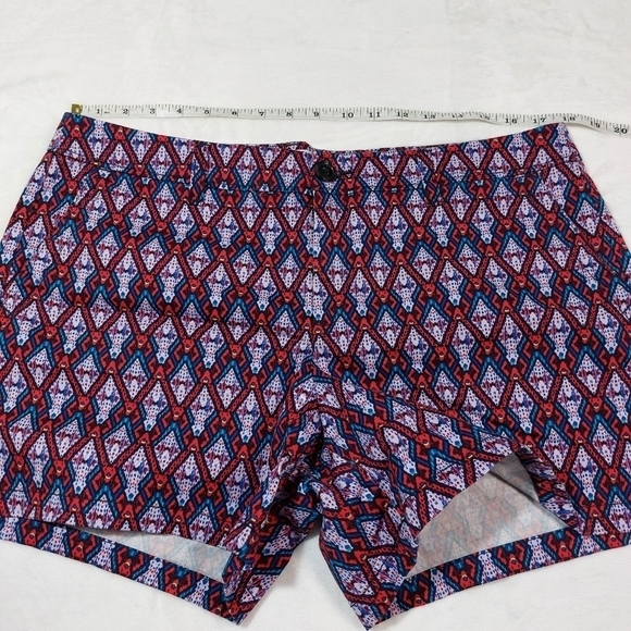 Liz Claiborne Bright Multicolored Printed Classic Shorts Size 14 - Picture 4 of 7